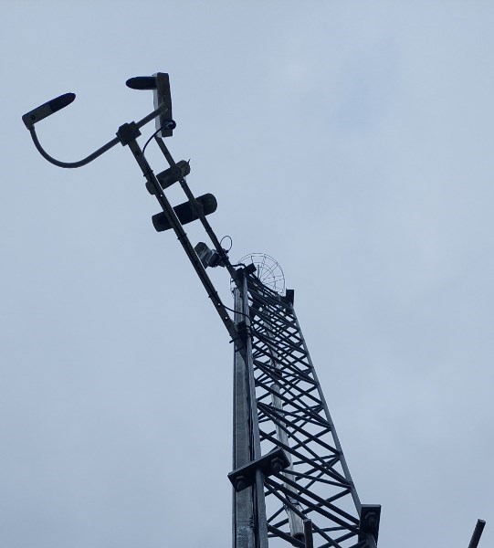 hoge mast met meetapparatuur